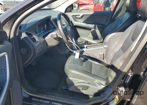 2016 Volvo Xc60 T6 Premier из США, поврежденный, VIN YV4902RK2G2798925